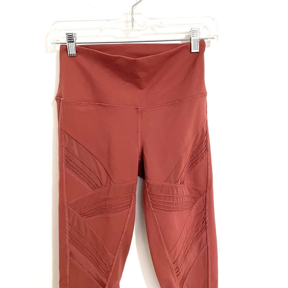 Alo Yoga Ultimate Mesh Panel High Waisted Legging - Picture 4 of 5